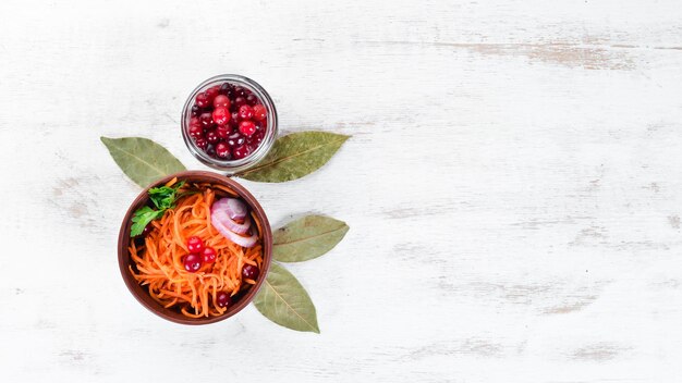 Miska z kolorowymi składnikami